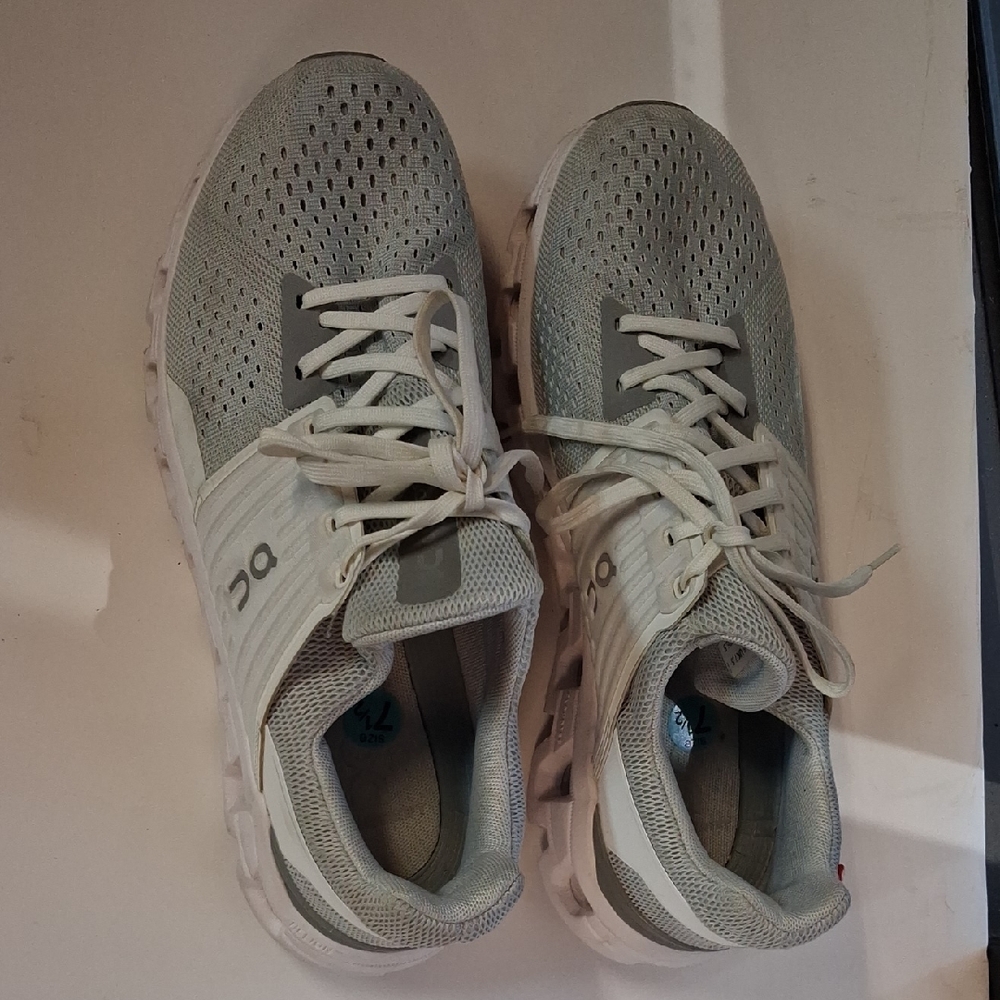 Oc On Clous Light Gray Athletic Sneakers